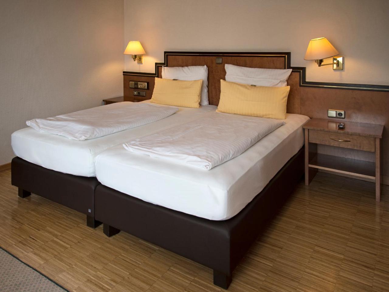 Posthaus Hotel Residenz Кронберг Экстерьер фото
